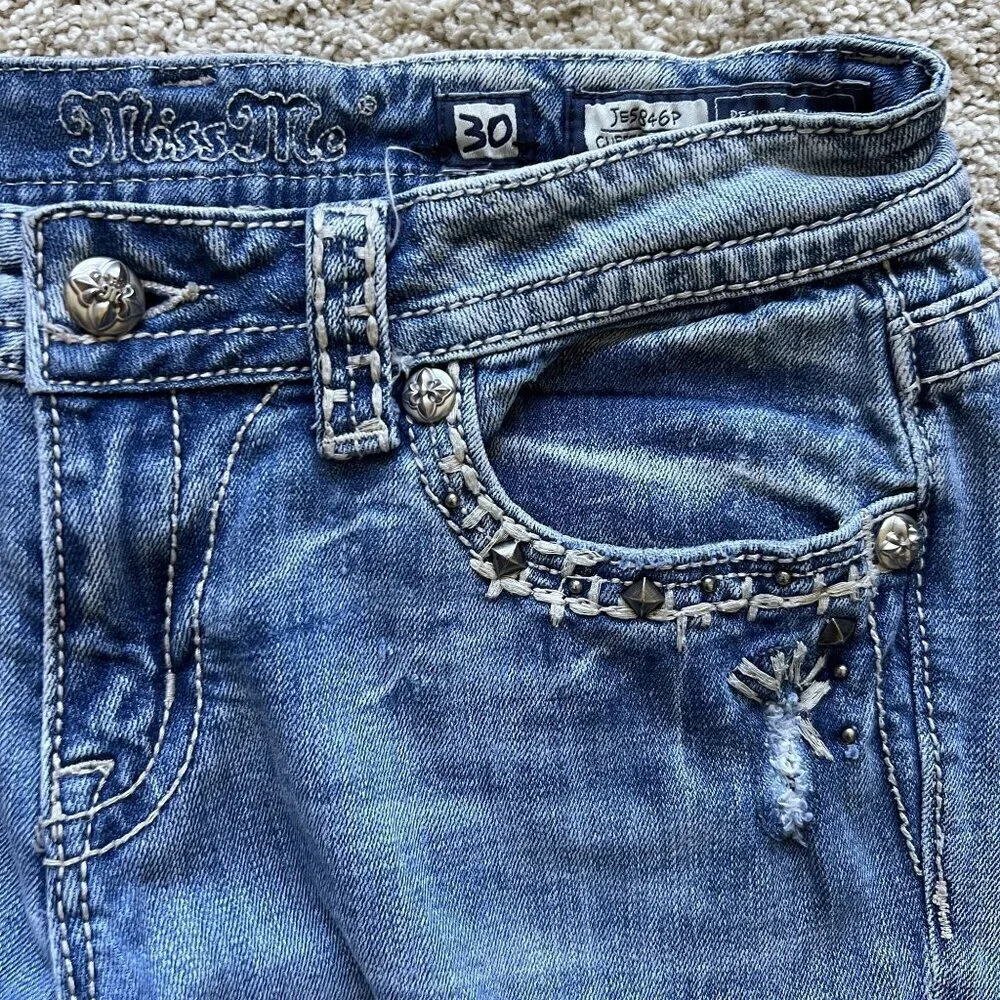 Miss Me Womens 30 US Size 10 Distressed Embellished Cuffed Capri Jeans Cowgirl